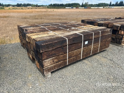 Quantity of (40) Railroad Ties Divers - Matériaux de construction