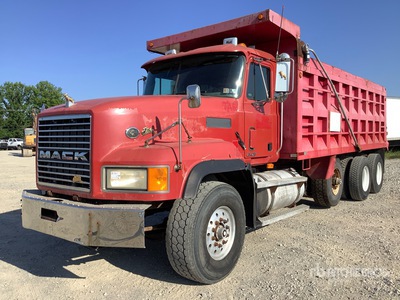 2000 Mack CL713 Elite 8x4 Tri/A Dump Truck