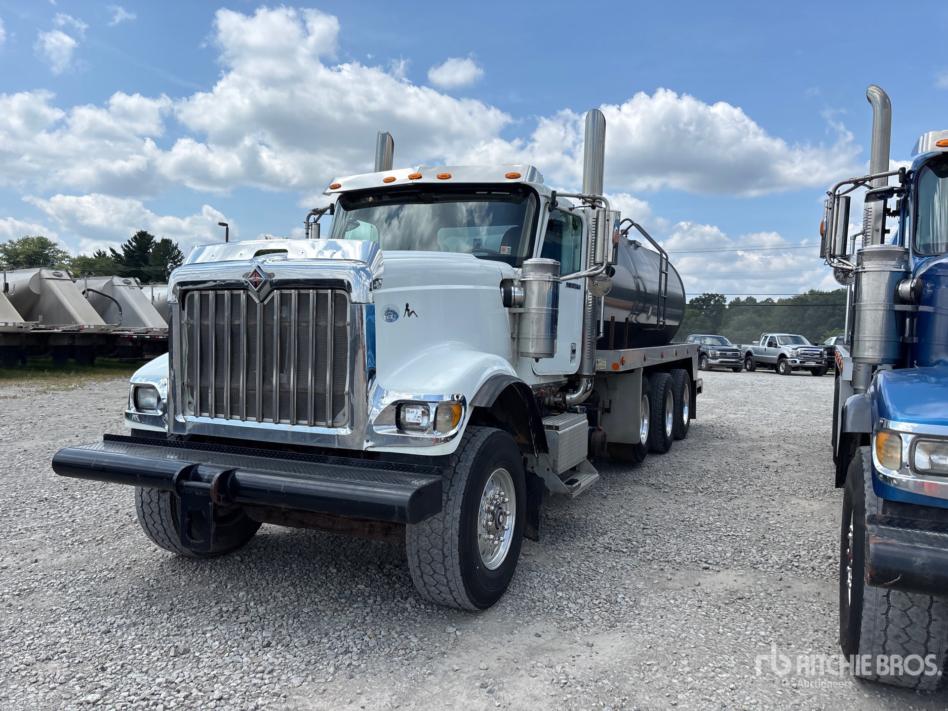 2011 International 5900i Vacuum Tanker Truck