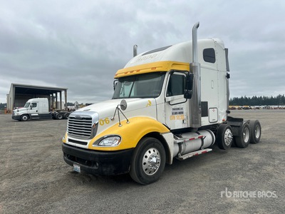 2005 Freightliner Columbia 120 8x4 Sleeper Truck Tractor