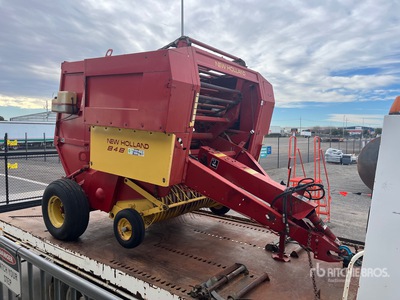 New Holland 848 Round Baler