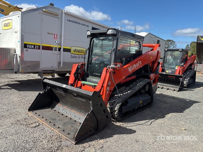 Kubota SVL 75-3 を見 Compact Track Loader