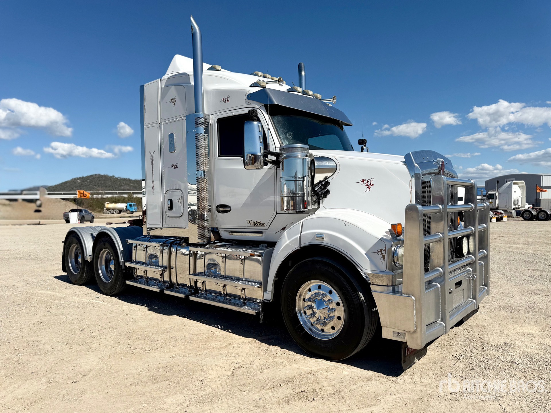 2018 Kenworth T610SAR 6x4 T/A Sleeper Truck Tractor