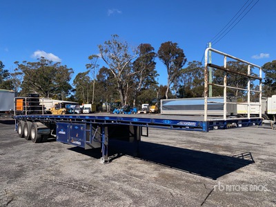 2017 MaxiTrans 13.8 m Tri/A Flatbed Trailer