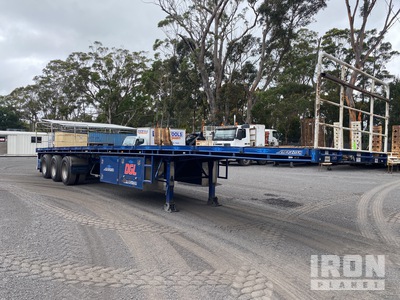 2017 MaxiTrans 13.8 m Tri/A Flatbed Trailer