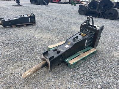 2022 Mustang HM1500 With Chisel and OQ 70/55 adapter plate Hydraulic Breaker