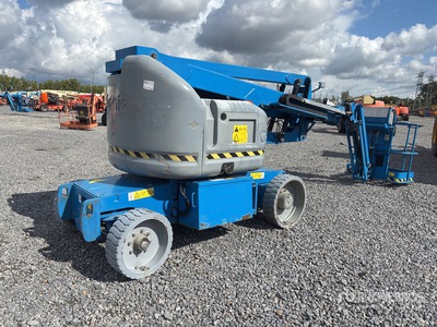 2014 Genie Z40/23NRJ 2WD Electric 2WD Electric Articulating Boom Lift