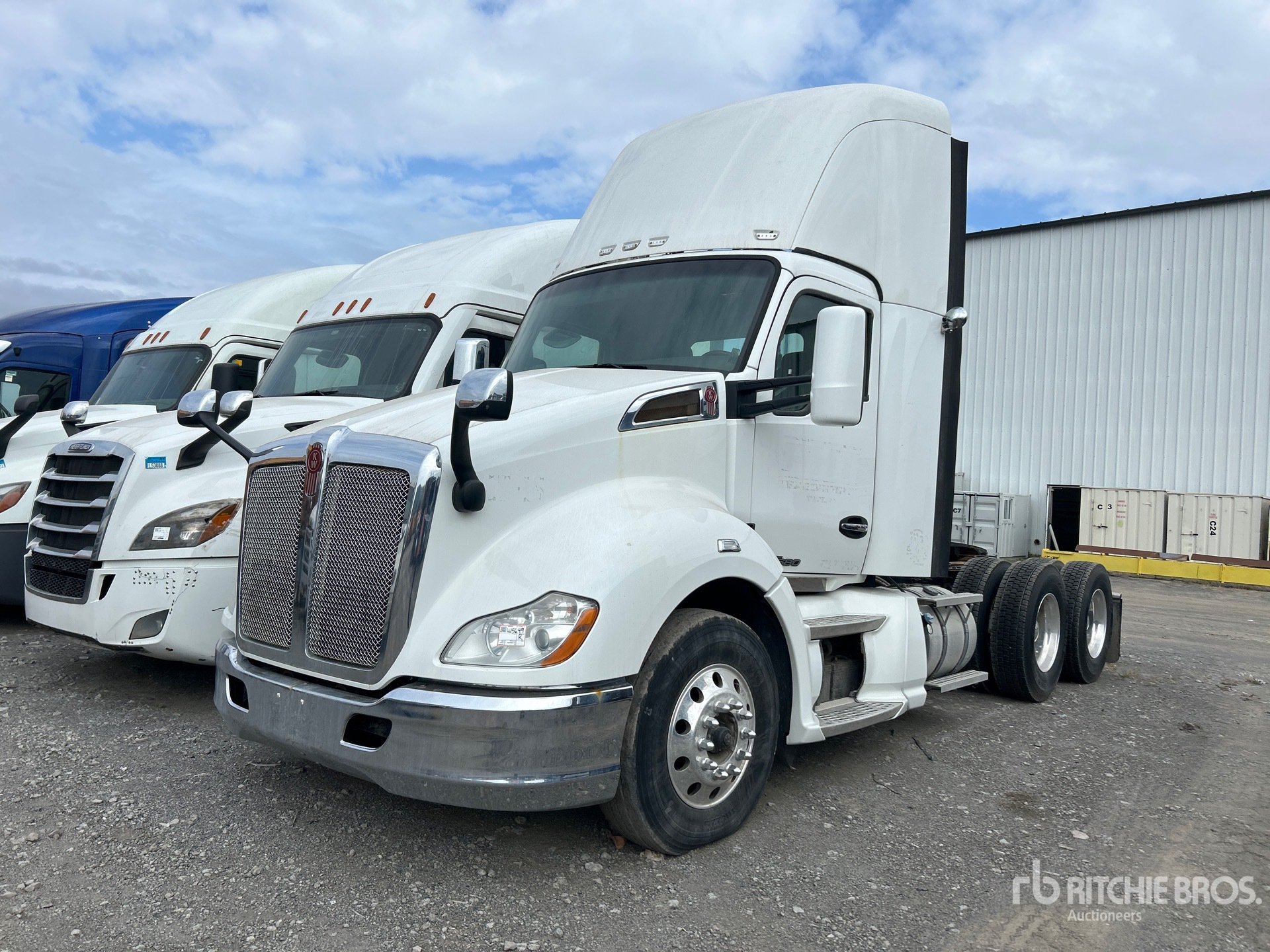 2017 Kenworth T-680 6x4 T/A Day Cab Truck Tractor