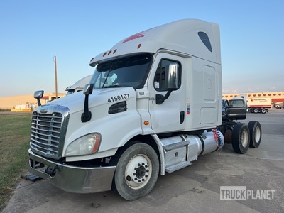 2015 Freightliner Cascadia 113 6x4 T/A Sleeper Truck Tractor