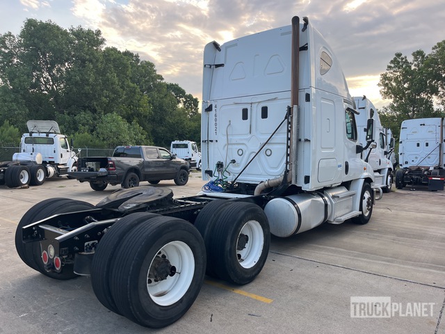 CAMIóN CAMAROTE 2016 FREIGHTLINER