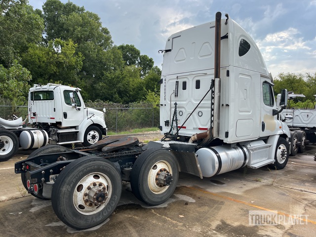 CAMIóN CAMAROTE 2016 FREIGHTLINER
