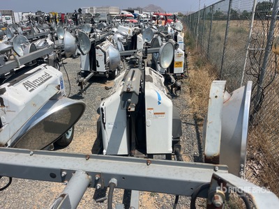 2016 Allmand NLPRO II 8 kW を見 Light Tower
