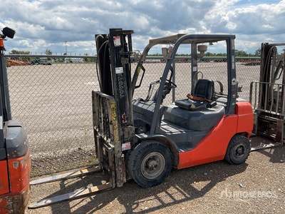 2017 Toyota 8FGU25 4900 lb Pneumatic Tire Carretilla Elevadora