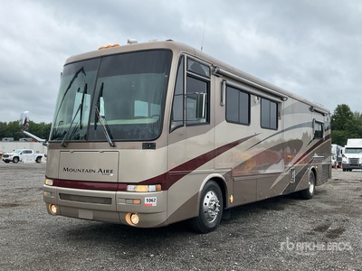2002 Mountain Aire MM-2242 Motor Home