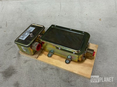 (7) Detroit Switch 222-20 NB14 Pressure Control Switches