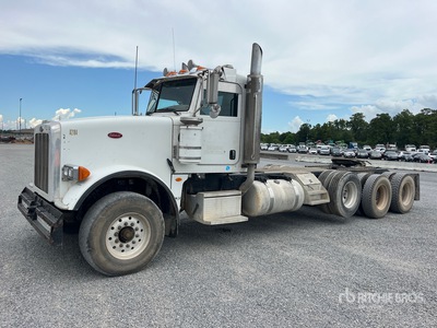 2009 Peterbilt 367 8x4 Tri/A Day Cab Truck Tractor