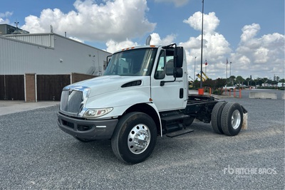 2012 International 4300 4x2 S/A Dagcabine Trekker