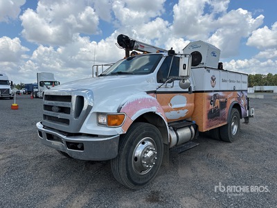 2011 Ford F-750 4x2 شاحنة خدمة