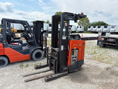 2019 Toyota 9BRU18 3500 lb Electric Forklift (Inoperable)