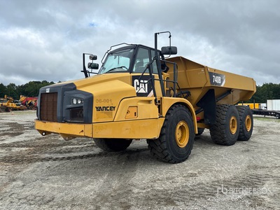 2015 Cat 740B Wywrotka przegubowa