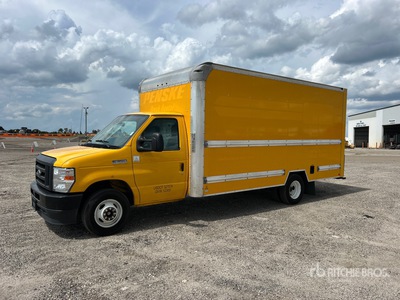 2022 Ford E-350 4x2 Furgonetka
