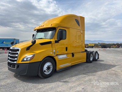 2020 Freightliner Cascadia 126 6x4 T/A Sleeper Truck Tractor