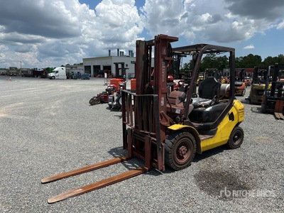 2012 Komatsu FG25T-16 4650 lb Pneumatic Tire Forklift