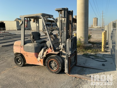 2006 (unverified) Toyota 7FDU30 5620 lb Pneumatic Tire Forklift (Inoperable)