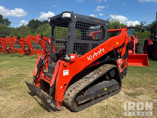 MINI CARGADOR SOBRE ORUGAS KUBOTA SVL753