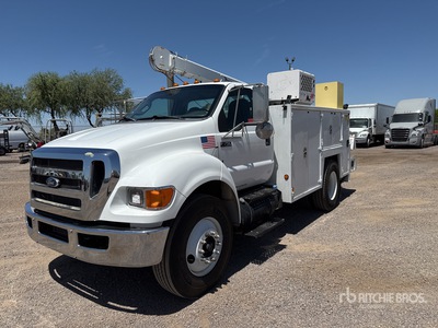 2015 Ford F-750 4x2 Service Truck
