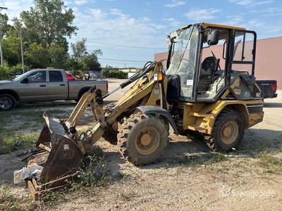 2001 Cat 902 Wheel Loader (Inoperable)
