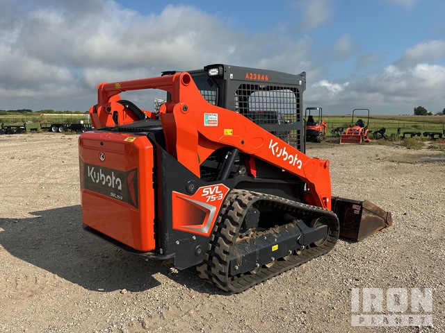 MINI CARGADOR SOBRE ORUGAS KUBOTA SVL753