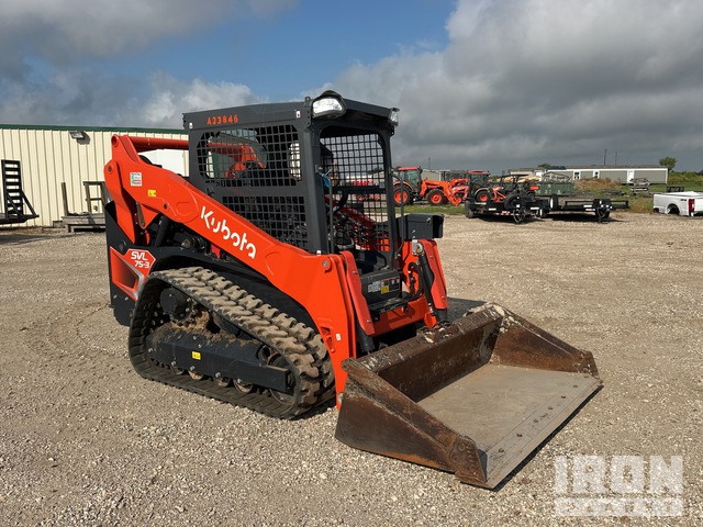 MINI CARGADOR SOBRE ORUGAS KUBOTA SVL753