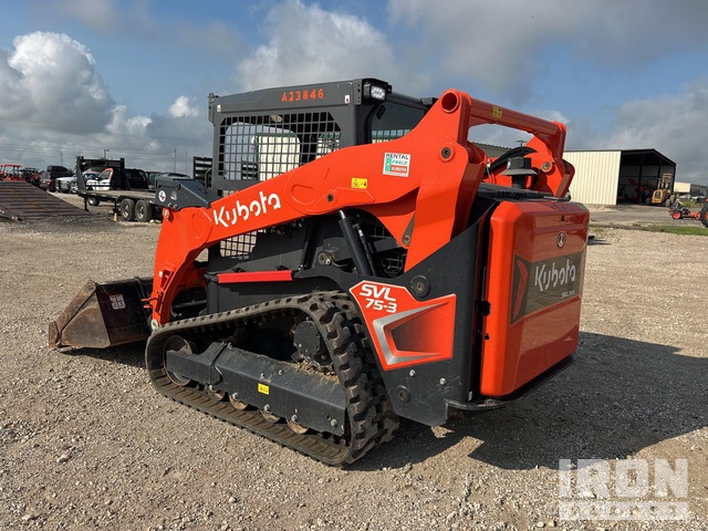 MINI CARGADOR SOBRE ORUGAS KUBOTA SVL753