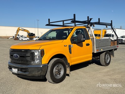 2019 Ford F-250 4x2 Flatbed Truck