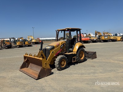 2017 Cat 415F2 IL 4x4 Chargeuse entretien paysager