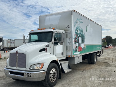 2013 Kenworth T270 4x2 Camion fourgon