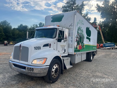 2013 Kenworth T370 4x2 Van Truck