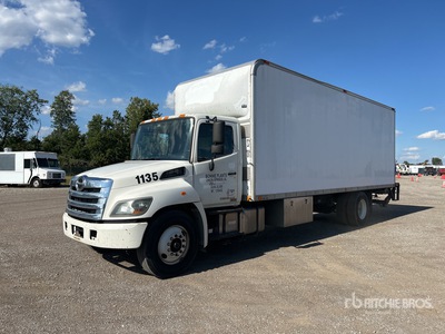 2014 Hino 268 4x2 Van Truck