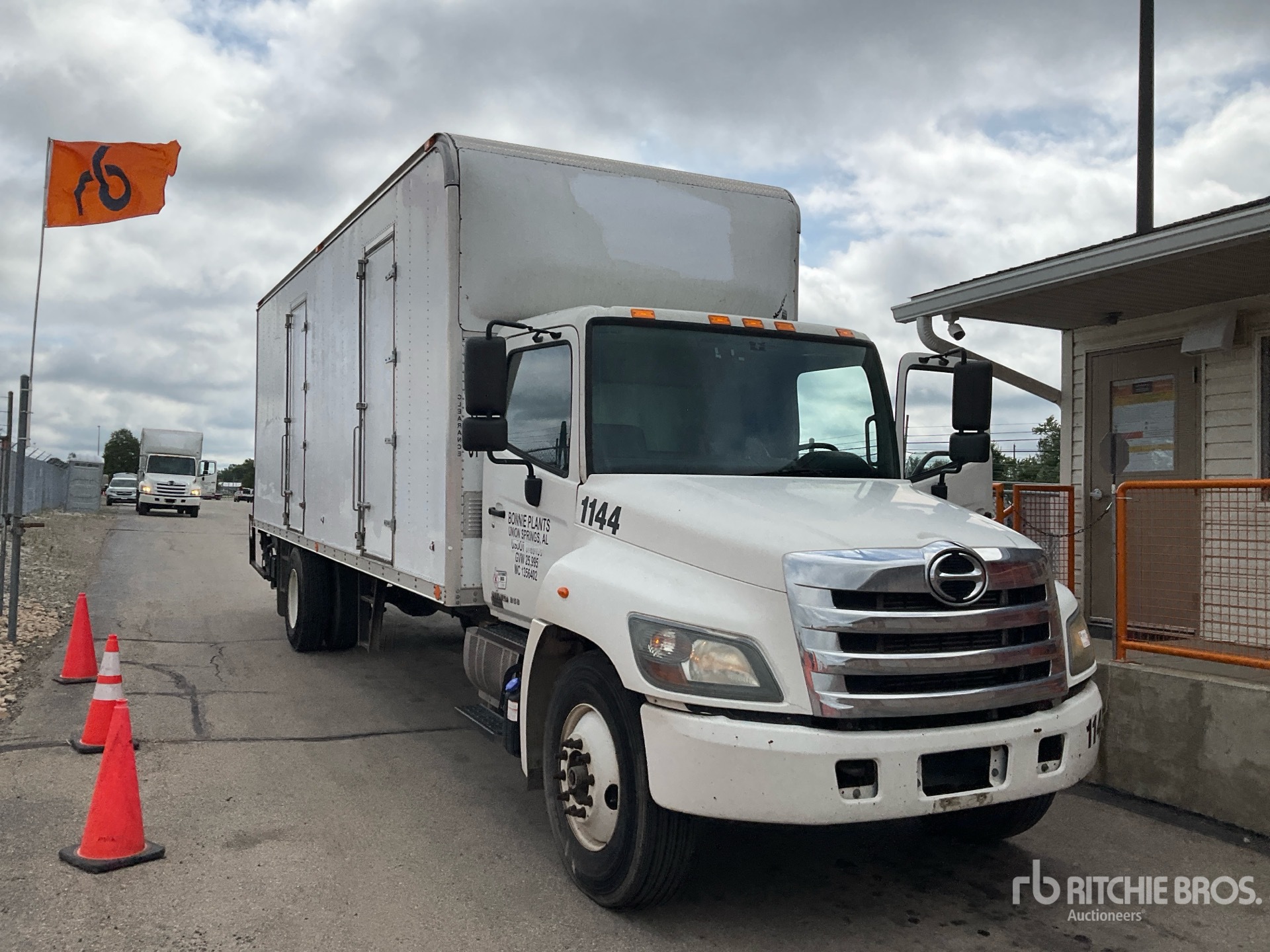 2014 Hino 268 Van Truck