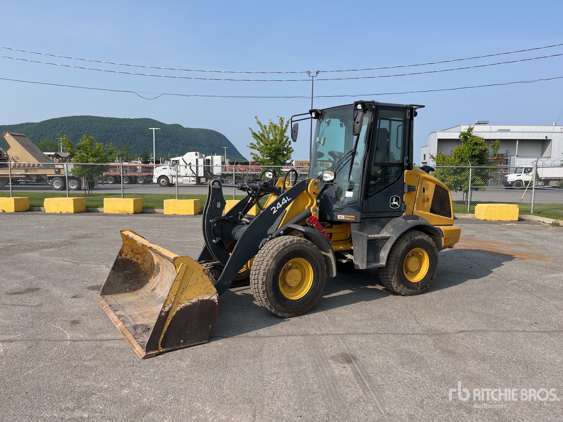 2019 John Deere 244L Pala Cargadora