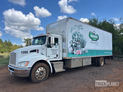 2013 Kenworth T270 4x2 Camion fourgon