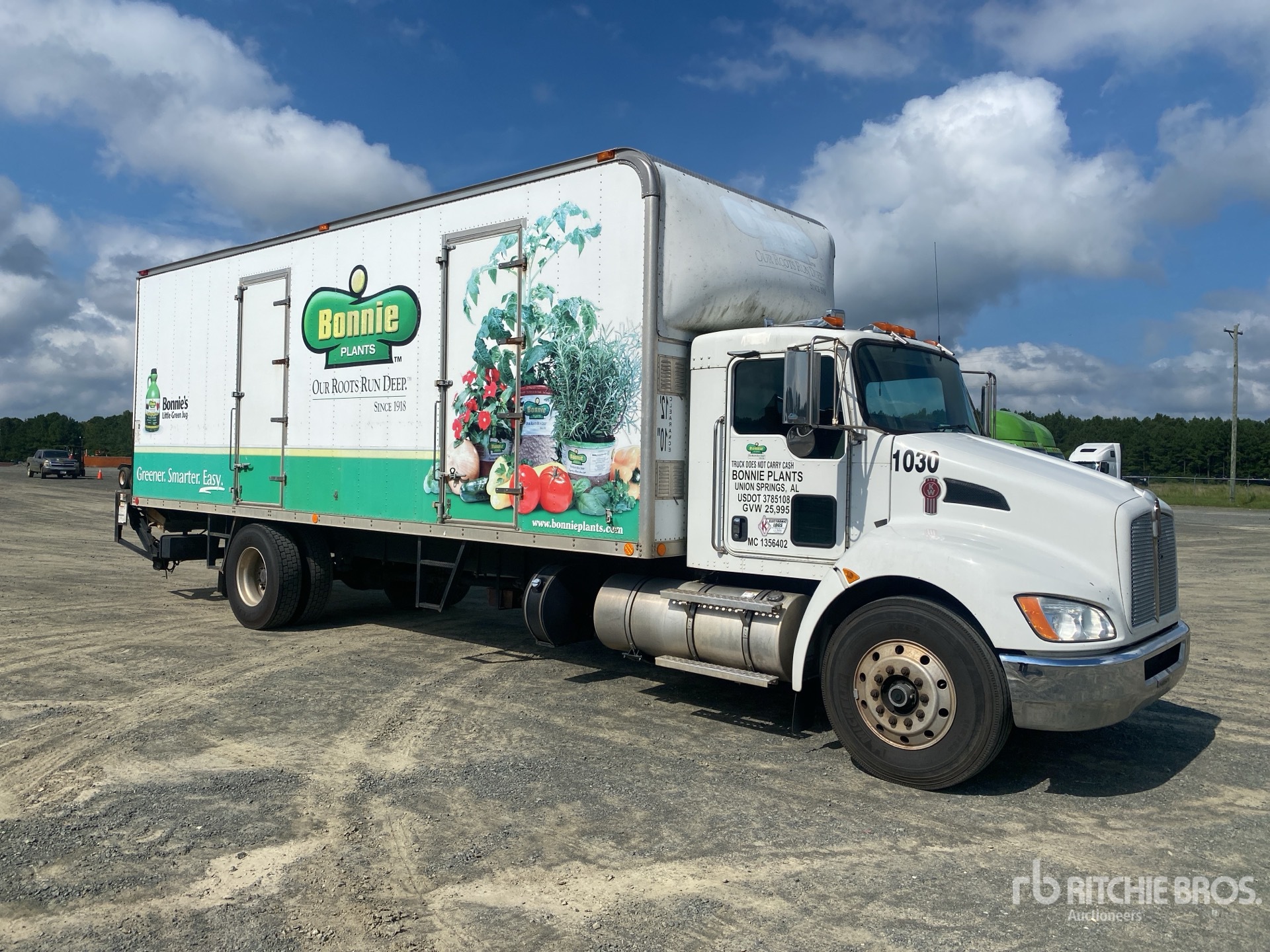 2013 Kenworth T270 4x2 Van Truck