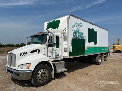 2013 Kenworth T270 4x2 Camion fourgon