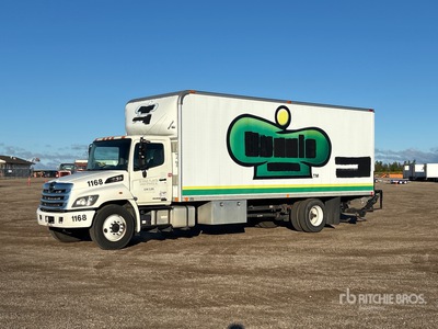 2014 Hino 268 4x2 Van Truck