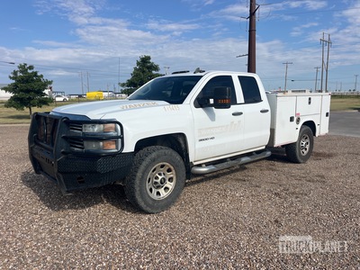 2016 Chevrolet 3500 HD 4x4 Extended Cab Autocarro di servizio