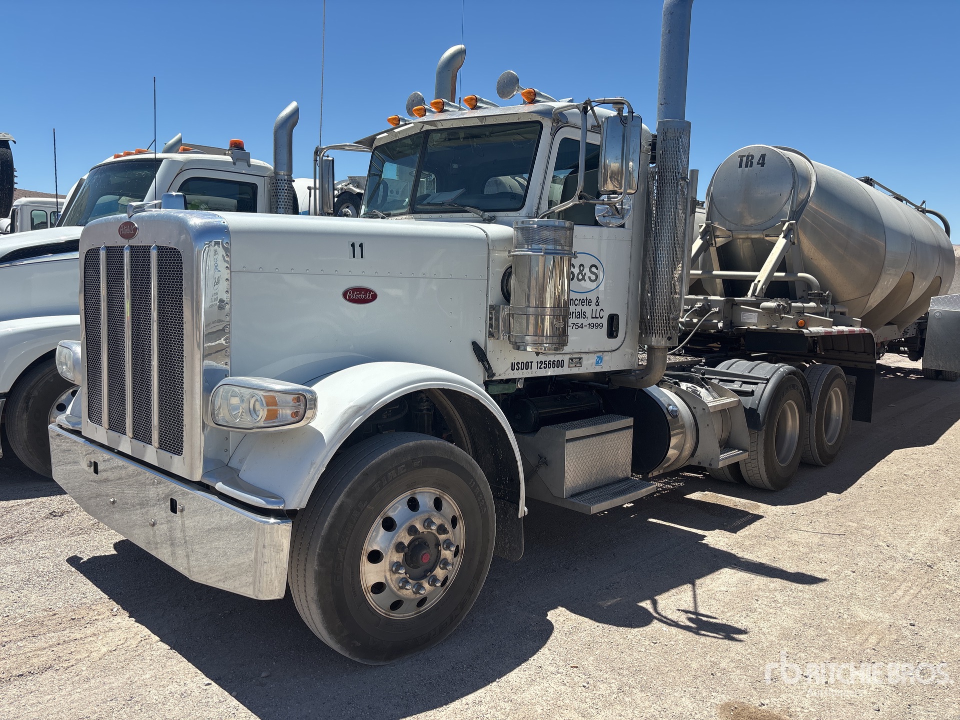 2020 Peterbilt 389 T/A Day Cab Truck Tractor