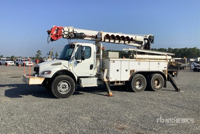 Altec DM45T on 2007 Freightliner M2 106 6x4 Digger Derrick Truck