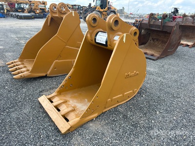 Entek 36 in Digging Excavator Bucket - Fits Cat 330D