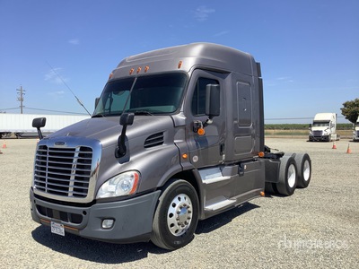 2020 Freightliner Cascadia 113 6x4 T/A Sleeper Truck Tractor
